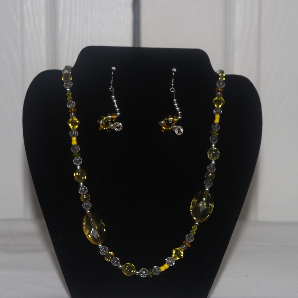 Elegant Yellow and Silver Jewelry Set